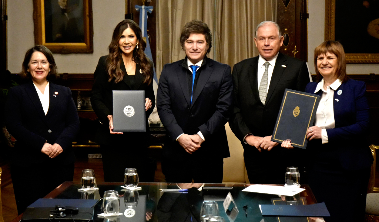 Kristi Noem se reunió con Javier Milei, Patricia Bullrich y Gerardo Werthein en la Casa Rosada.